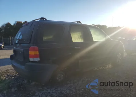 2004 Ford Escape Xlt z USA, uszkodzony, nr VIN 1FMCU93184DA12594